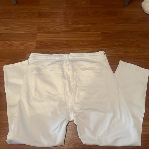 4 Button White J. Crew pants. Size 33 - Picture 5 of 10